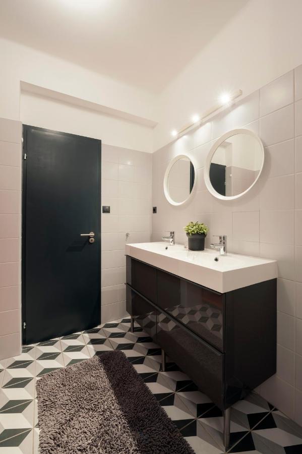 New Design Apartment By Gozsdu Court Budapeste Exterior foto
